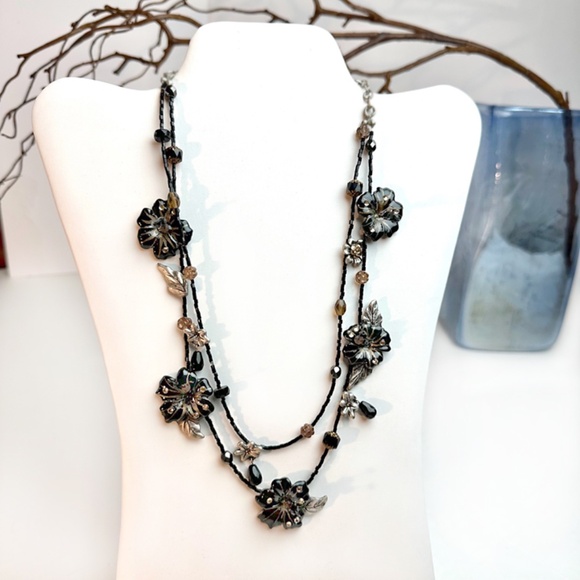 ANTHROPOLOGIE Forbidden Flowers Necklace - Picture 1 of 3